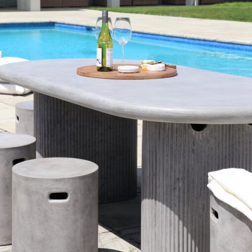 Solona dining table outdoor