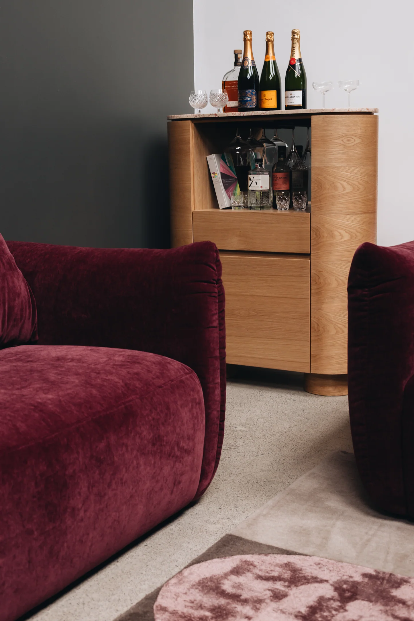 AKITA NATURAL OAK BAR CABINET - TURKISH ROSE TOP - Image 7